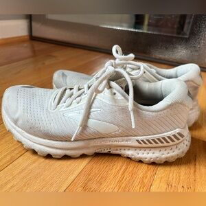 Brooks Adrenaline GTS 20 White Rose Gold Running Women US 8.5 EU 40 B Medium